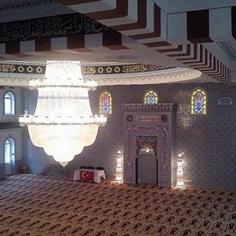 Bild vom Innenraum einer Moschee.