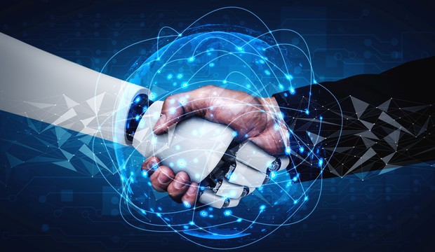 Eine menschliche Hand schüttelt eine Roboterhand.
Fotograf: NanoStockk, iStock. Eine menschliche Hand schüttelt eine Roboterhand.
Fotograf: NanoStockk, iStock.